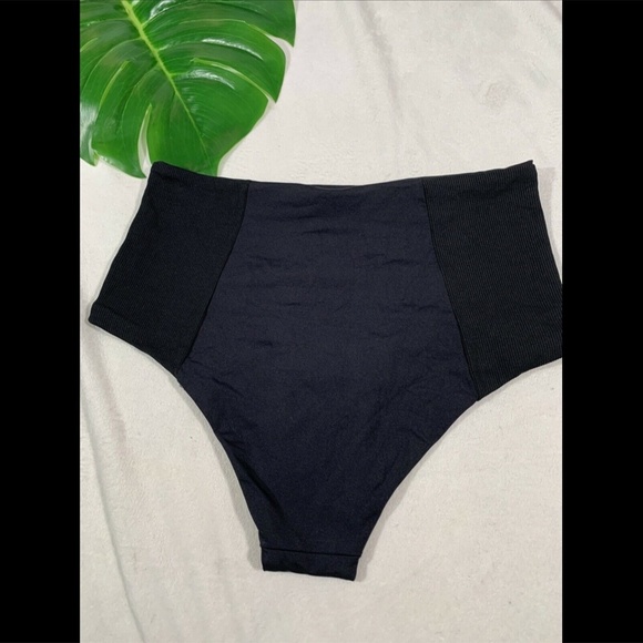 NWT $99 L Space Jackie High Waist Bitsy Cut Bikini Bottoms‎ Black [ Medium ] - Picture 10 of 12